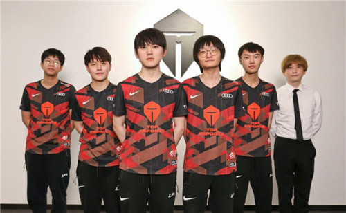 内围绕斯维 内围绕斯维